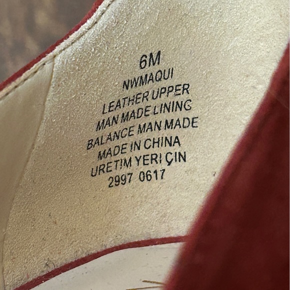 Nine west Kitten Heel Pumps Velvet Red Size 6 - Picture 5 of 6